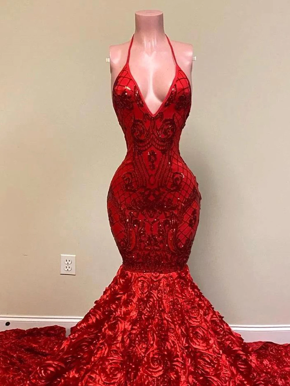 Última Sexy Rojo Sin Respaldo Vestidos De Noche Para Las Mujeres 2023 Halter De La Llamarada De Flores Apliques De Lentejuelas Vestido De Gala Formal Traje De Gala Imagen 2