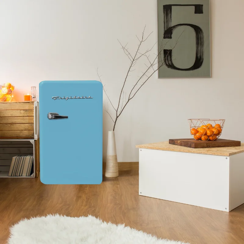 Frigidaire 3.2 Cu. ft. Sola Puerta Retro Refrigerador Compacto EFR372, Azul Imagen 3